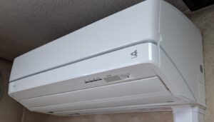 成田市にあるお客様宅で「ダイキン」ロボ付き  エアコンのクリーニングをさせていただきました。